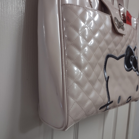 Hello Kitty Quilted Look Peal/white Color NWT - Picture 7 of 16